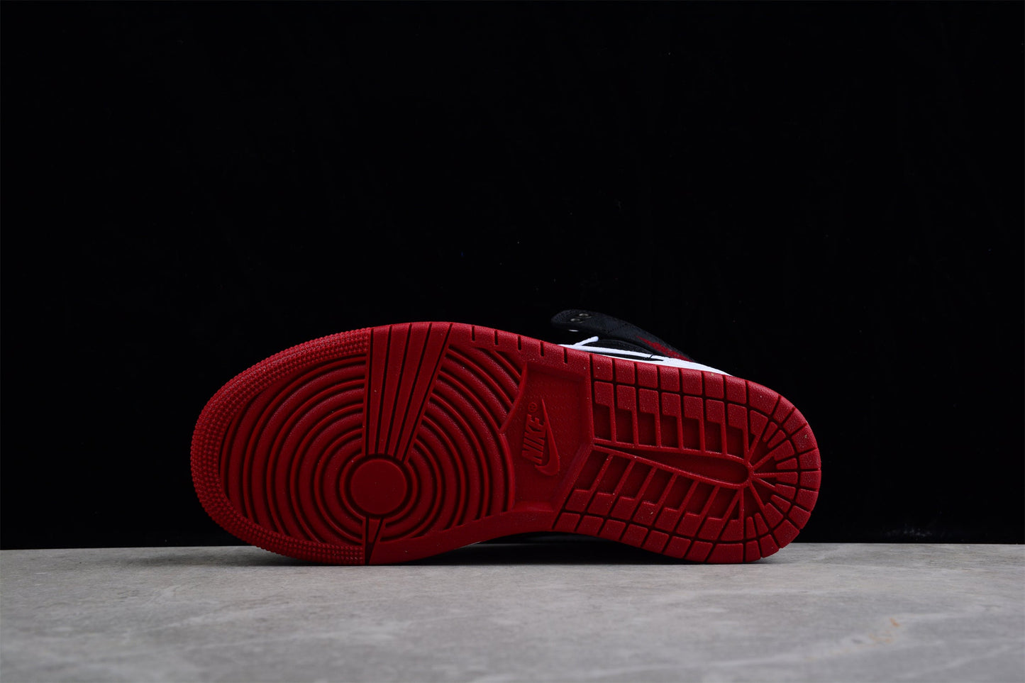 Air Jordan 1 Mid SE "Utility Black White Gym Red"