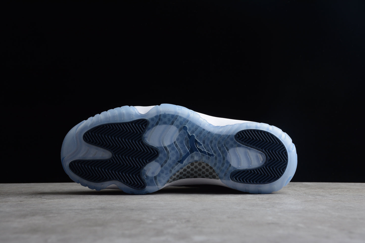 Air Jordan 11 Retro Low “Georgetown”