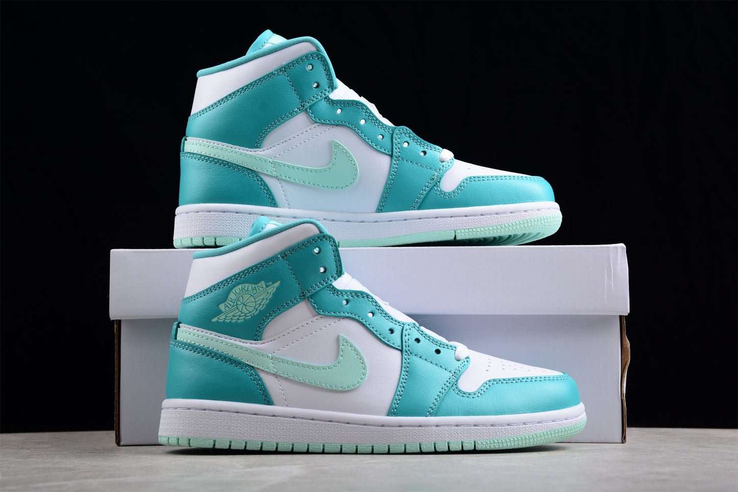 Nike Air Jordan 1 Mid "Washed Teal"