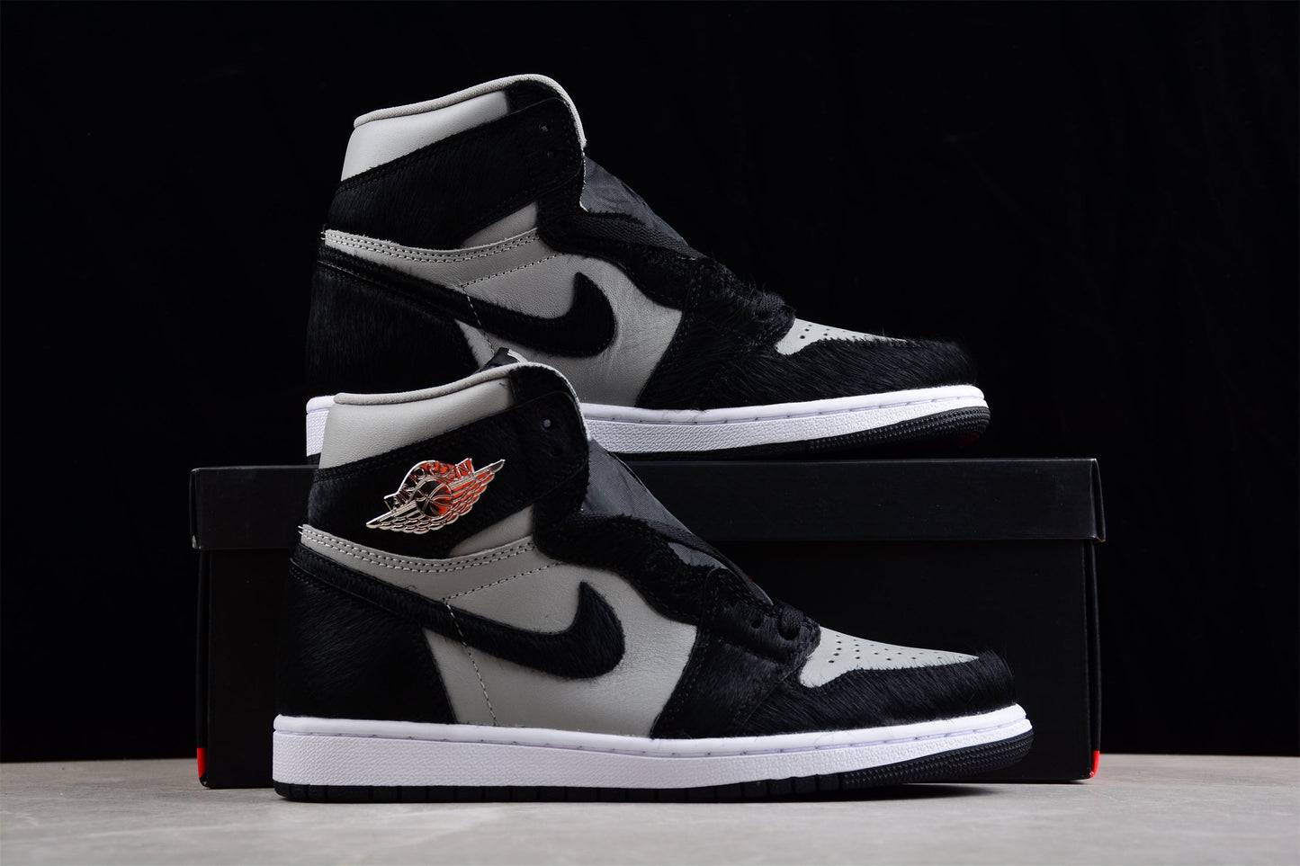 Nike Air Jordan 1 Retro High OG “Black/Medium Gray”