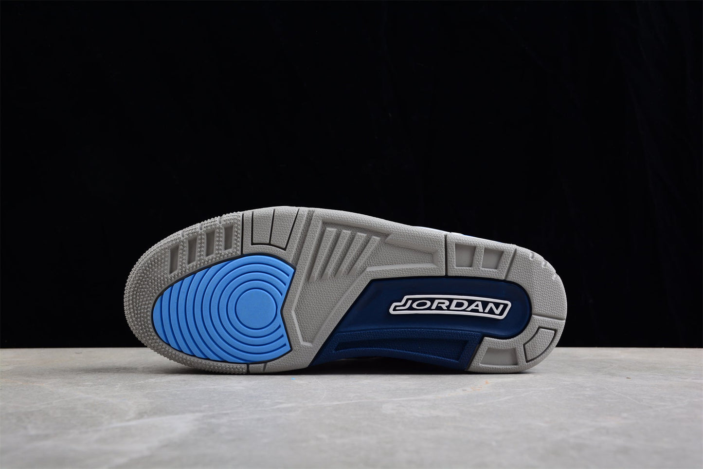 Air Jordan 3 "UNC"