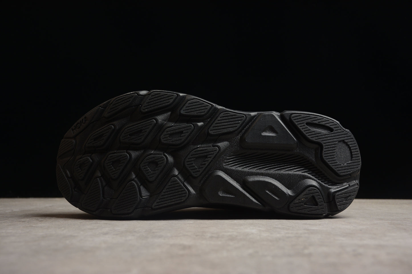 Hoka One One Clifton 9 Triple Black
