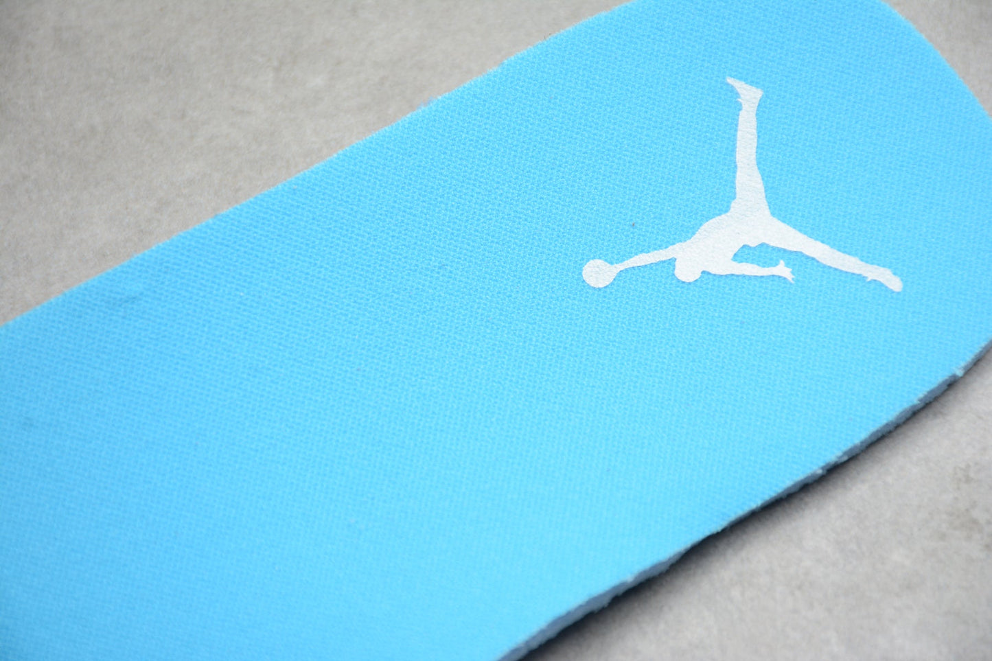Nike Air Jordan 1 Mid "UNC White Dark Powder Blue"