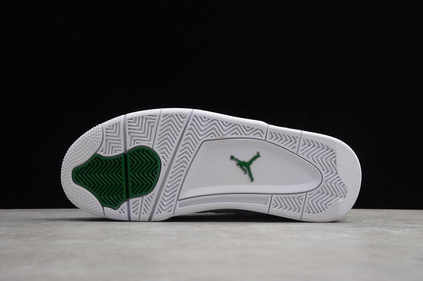 Air Jordan 4 Retro "Metallic Green"