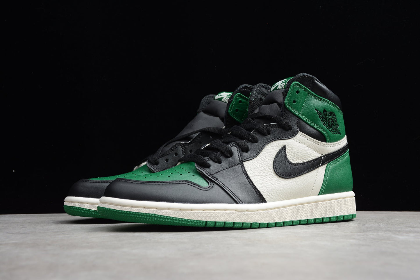 Air Jordan 1 Retro High OG 'Pine Green'