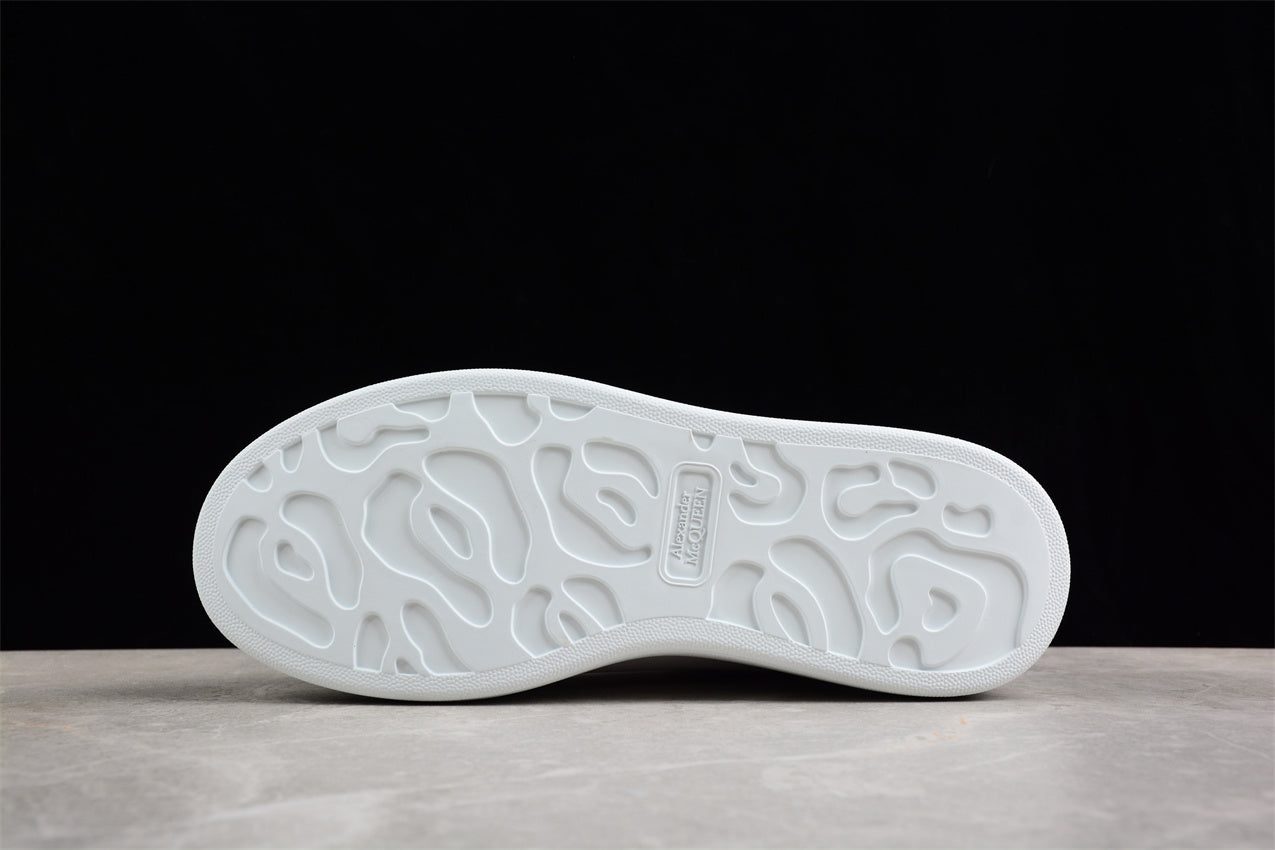 Alexander McQueen Oversized Sneaker in White/Silver