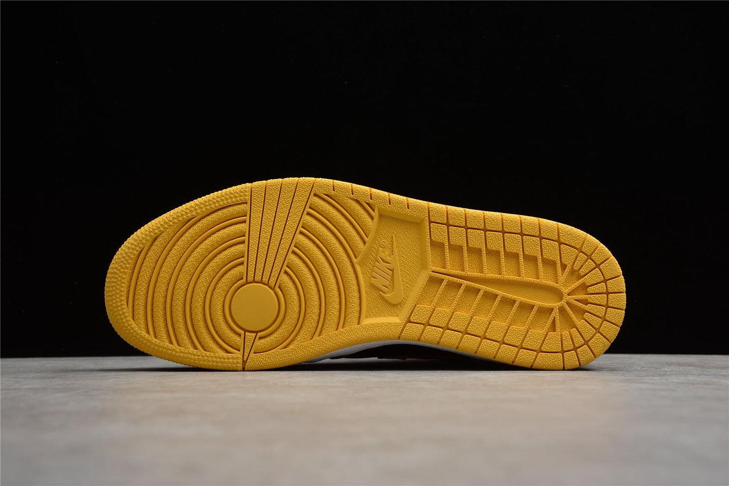 Air Jordan 1 High OG “Pollen”