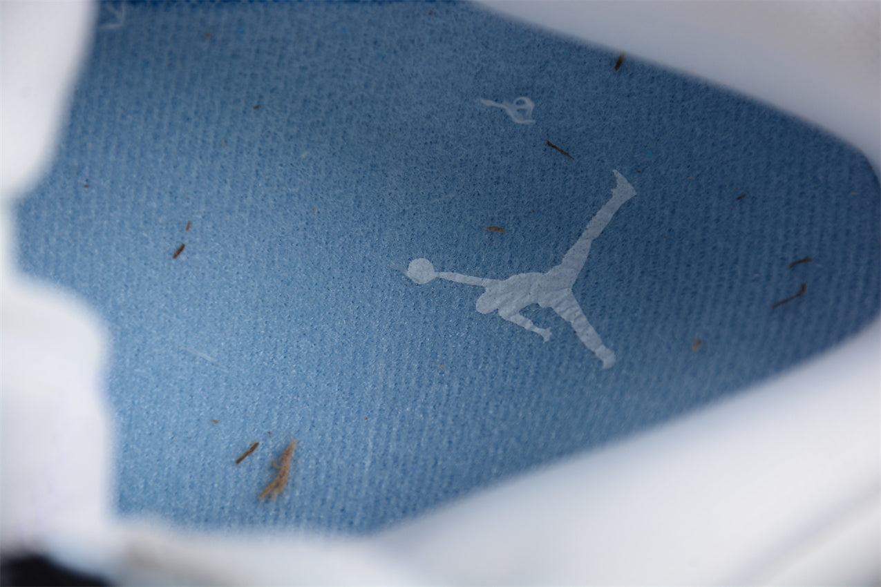 Air Jordan 1 Mid SE "Glitter Swoosh / Ice Blue"