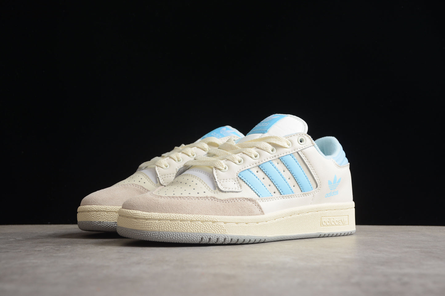 adidas Forum 84 Low CL in Off‑White / Preloved Blue