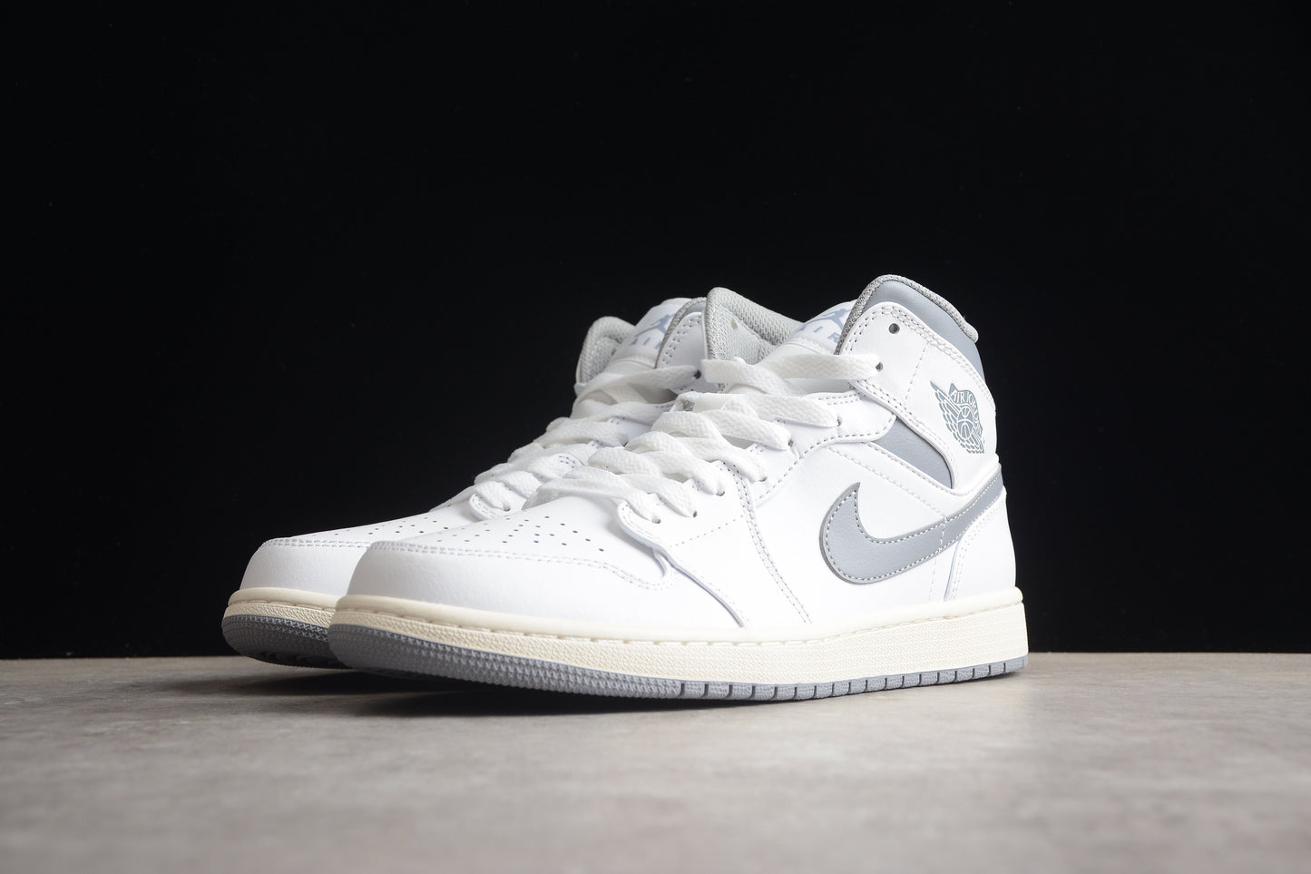Air Jordan 1 Mid "Vintage Grey"