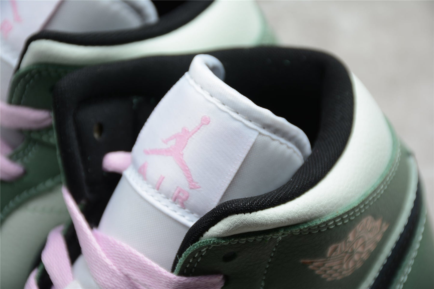 Air Jordan 1 Mid SE "Dutch Green"