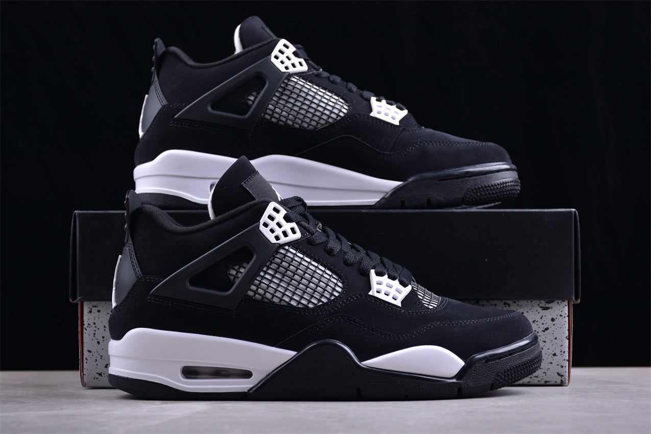 Air Jordan 4 Retro "White Thunder"
