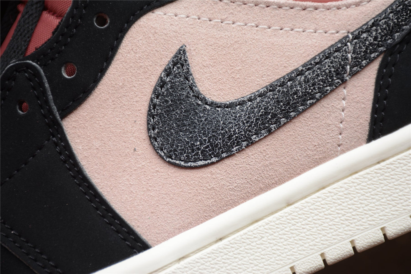 Nike Air Jordan 1 Mid "Canyon Rust"