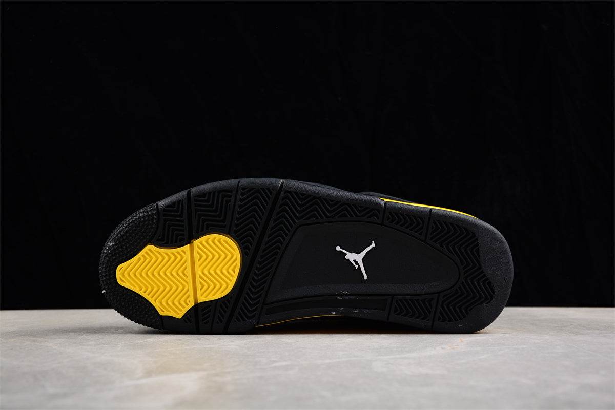 Air Jordan 4 Retro “Thunder”