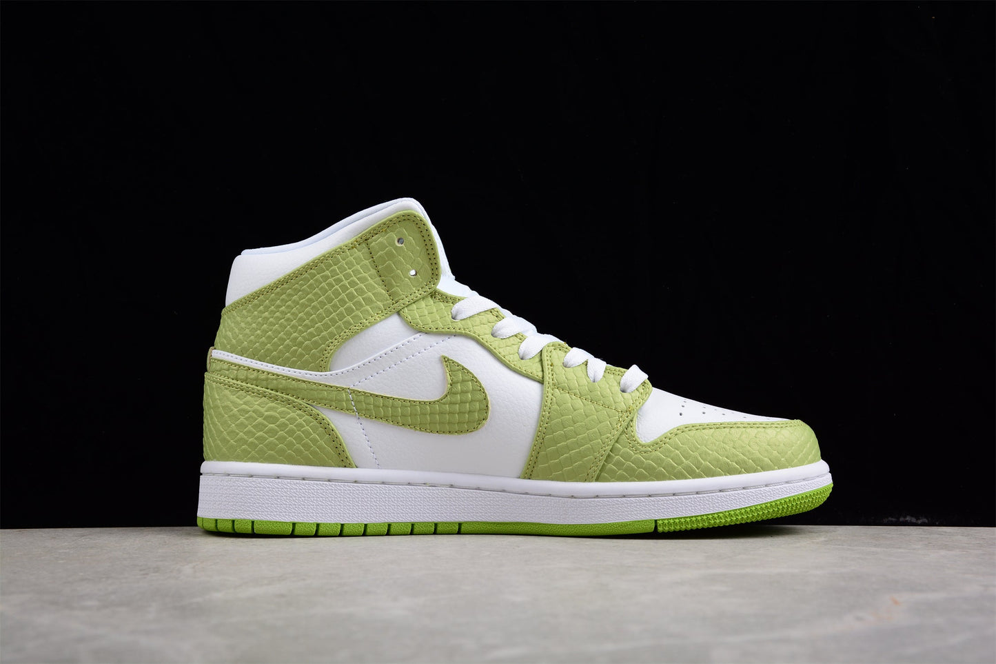 Nike Air Jordan 1 Mid SE "Green Python"