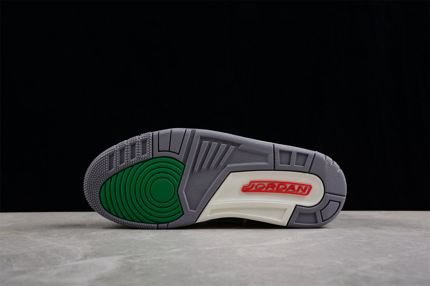 Air Jordan 3 Retro "Lucky Green"
