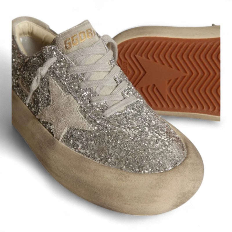 Space-Star shoes in silver glitter with ice-gray suede star and heel tab