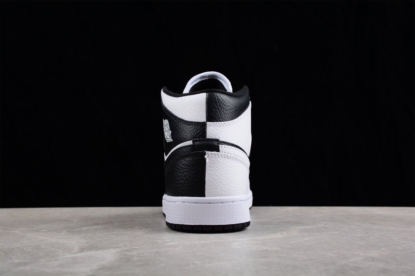 Air Jordan 1 Mid "Homage"