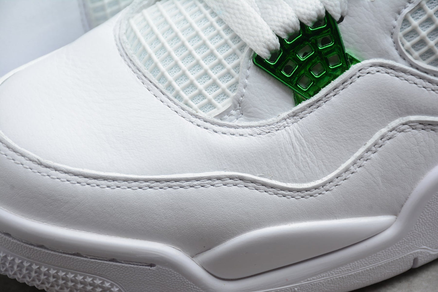 Air Jordan 4 Retro "Metallic Green"