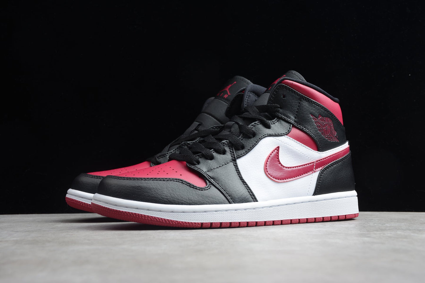 Nike Air Jordan 1 Mid "Bred Toe" (Black/Red/White)