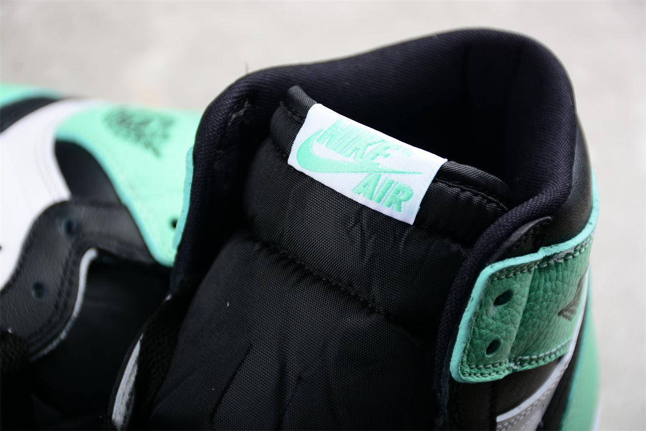 Air Jordan 1 Retro High "Green Glow"