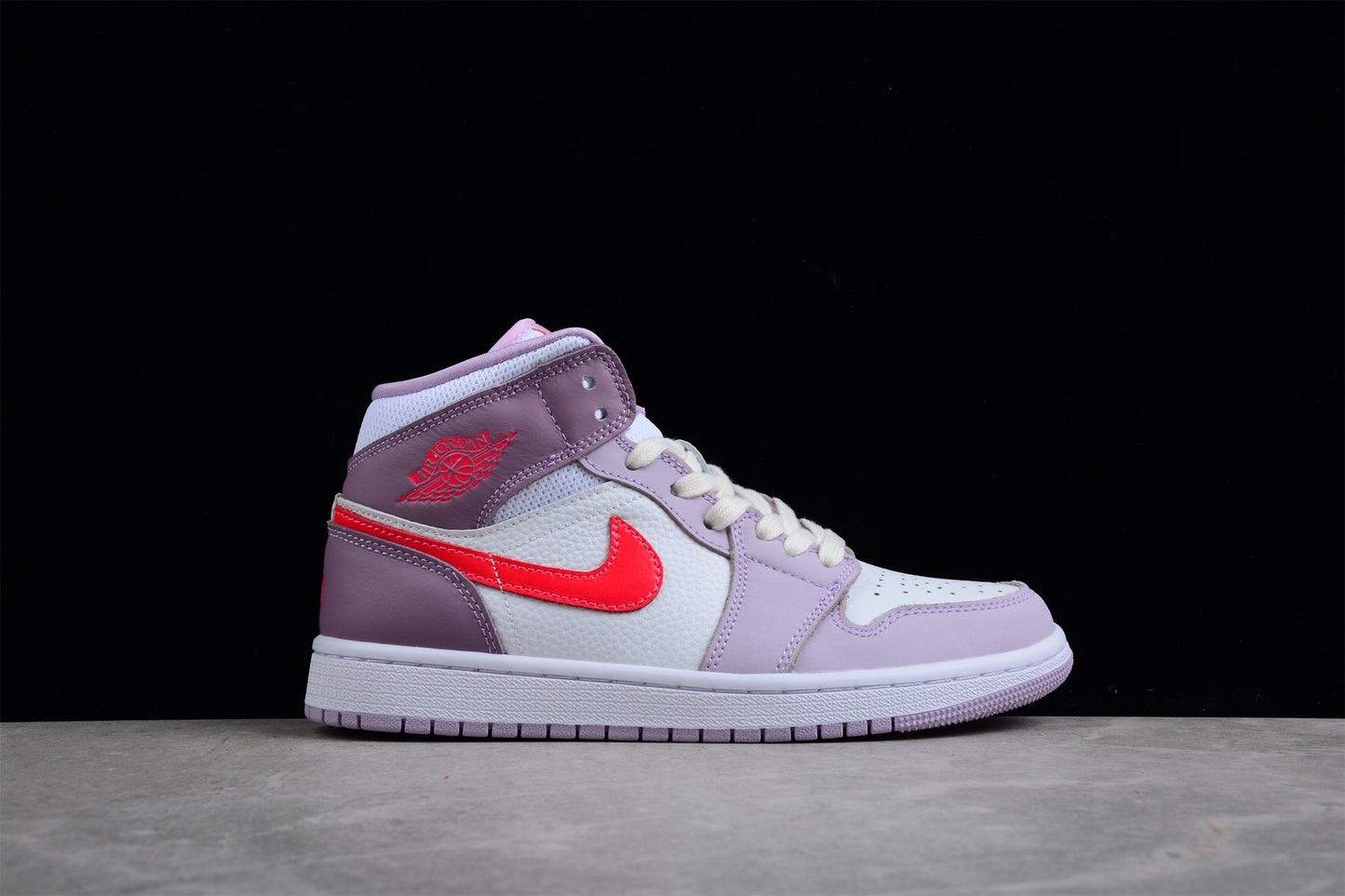 Air Jordan 1 Mid "Valentine’s Day"