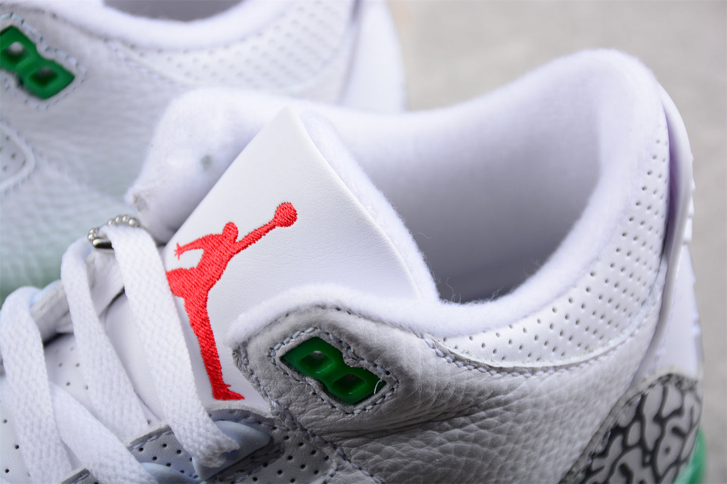 Air Jordan 3 Retro "Lucky Green"