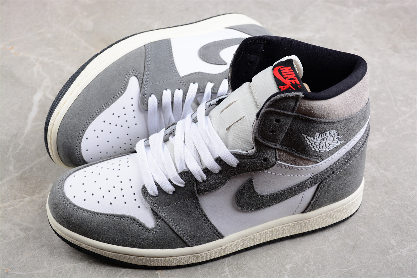 Air Jordan 1 Retro High OG “Washed Black”