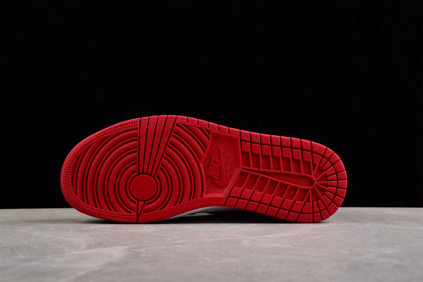 Air Jordan 1 Mid "Alternate Bred Toe"