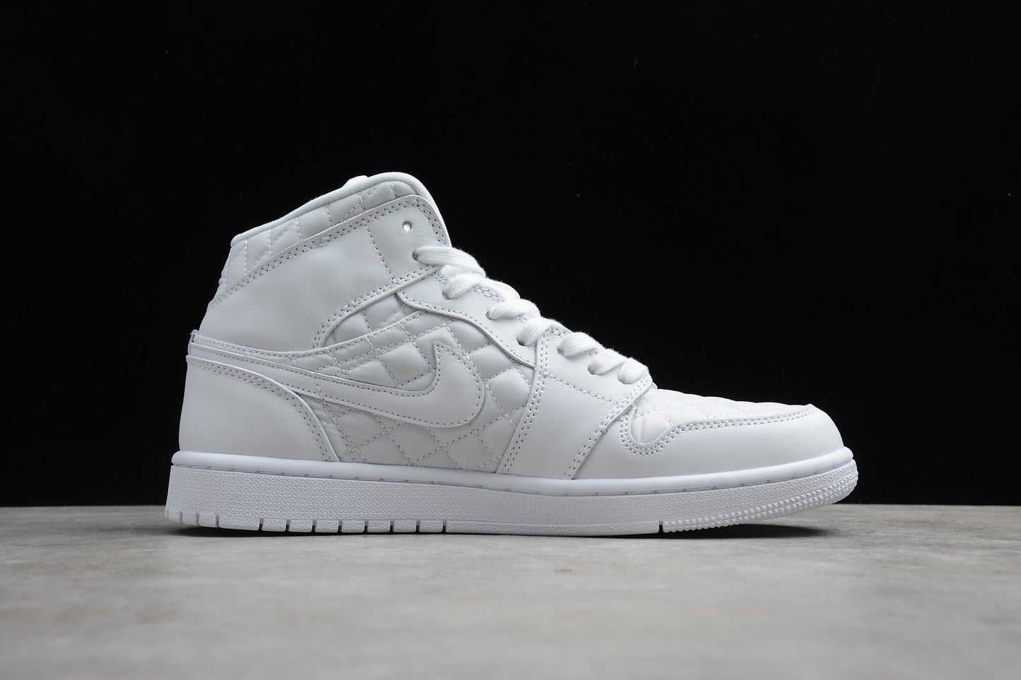 Air Jordan 1 Mid "White Quilted"