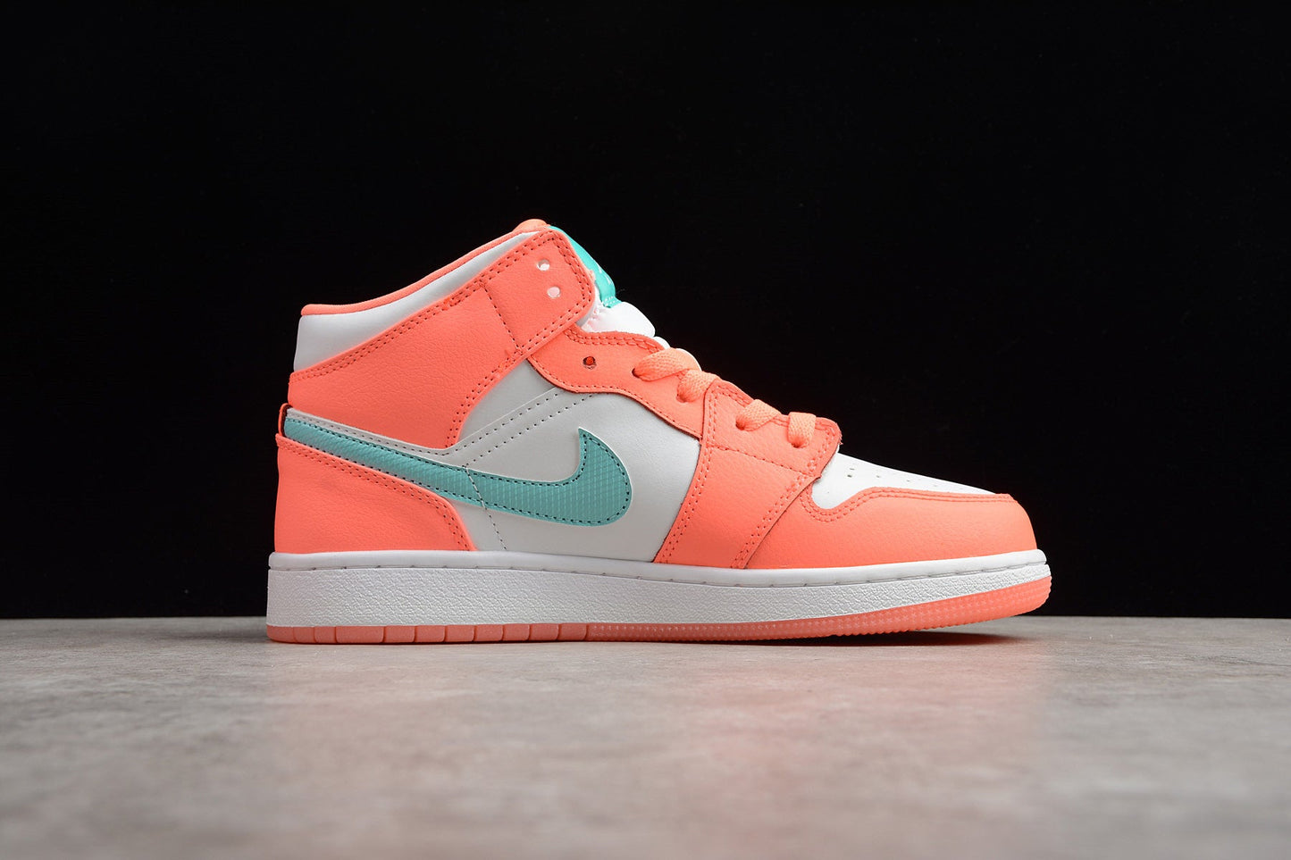 Air Jordan 1 Mid "Crimson Pulse"