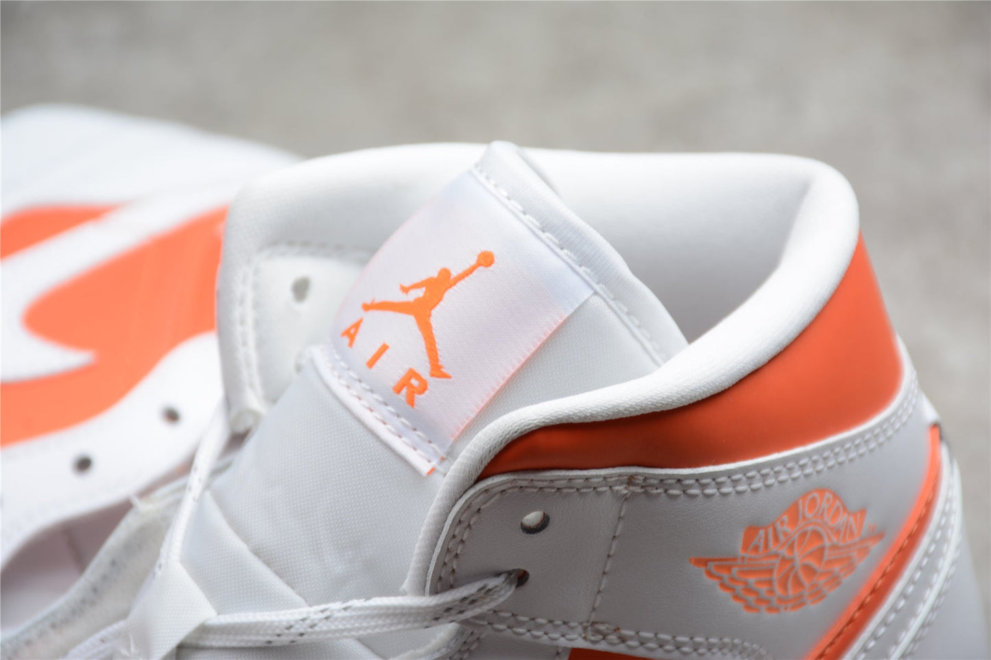 Air Jordan 1 Mid SE “Bright Citrus”