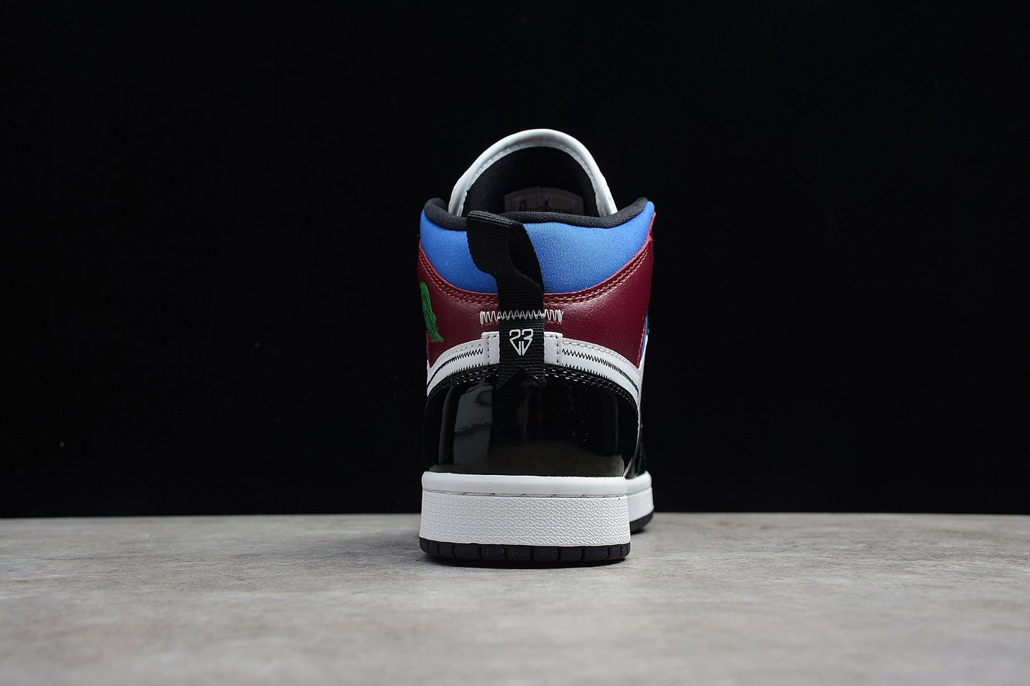 Air Jordan 1 Mid SE "Black White University Red"