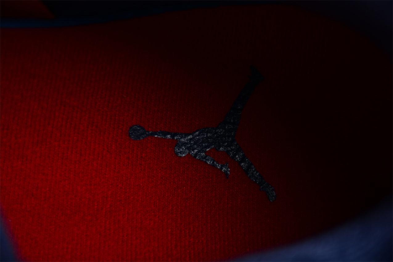 Air Jordan 4 SE "FIBA Gym Red"