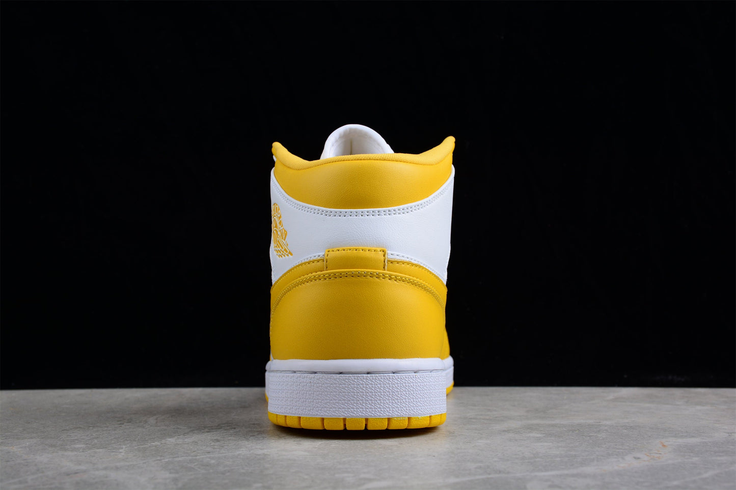 Nike  Air Jordan 1 Mid 'University Gold White'