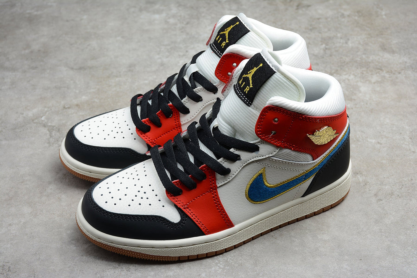 Air Jordan 1 Mid "Noir/Rouge Gym/Or Metallic"