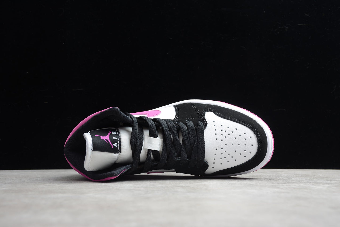 Nike Air Jordan 1 Mid "Magenta"