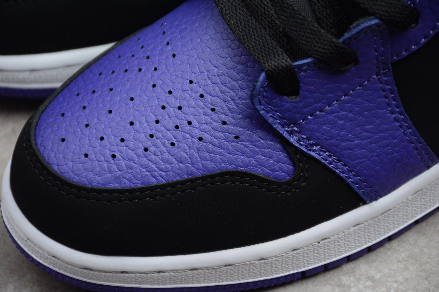 Air Jordan 1 Mid "Dark Concord"
