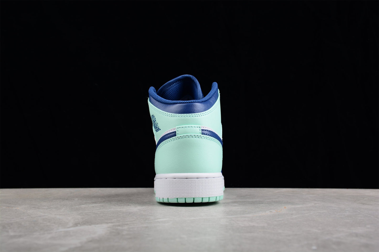 Nike Air Jordan 1 Mid "Mint Foam"