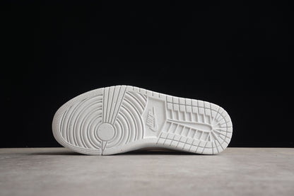 Nike Air Jordan 1 Mid SE Sanddrift Sneakers