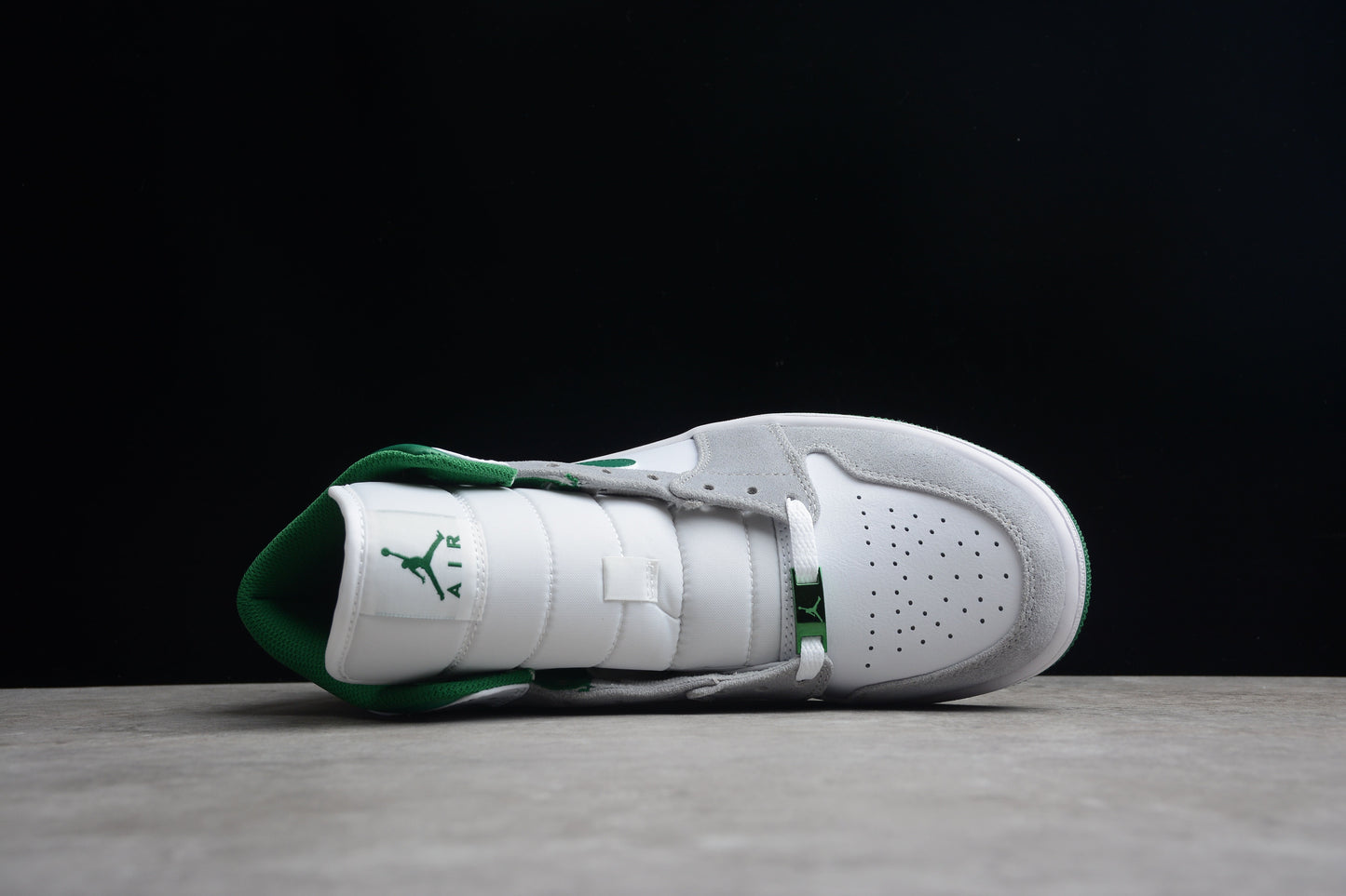 Air Jordan 1 Mid SE "Pine Green - Light Smoke Grey"
