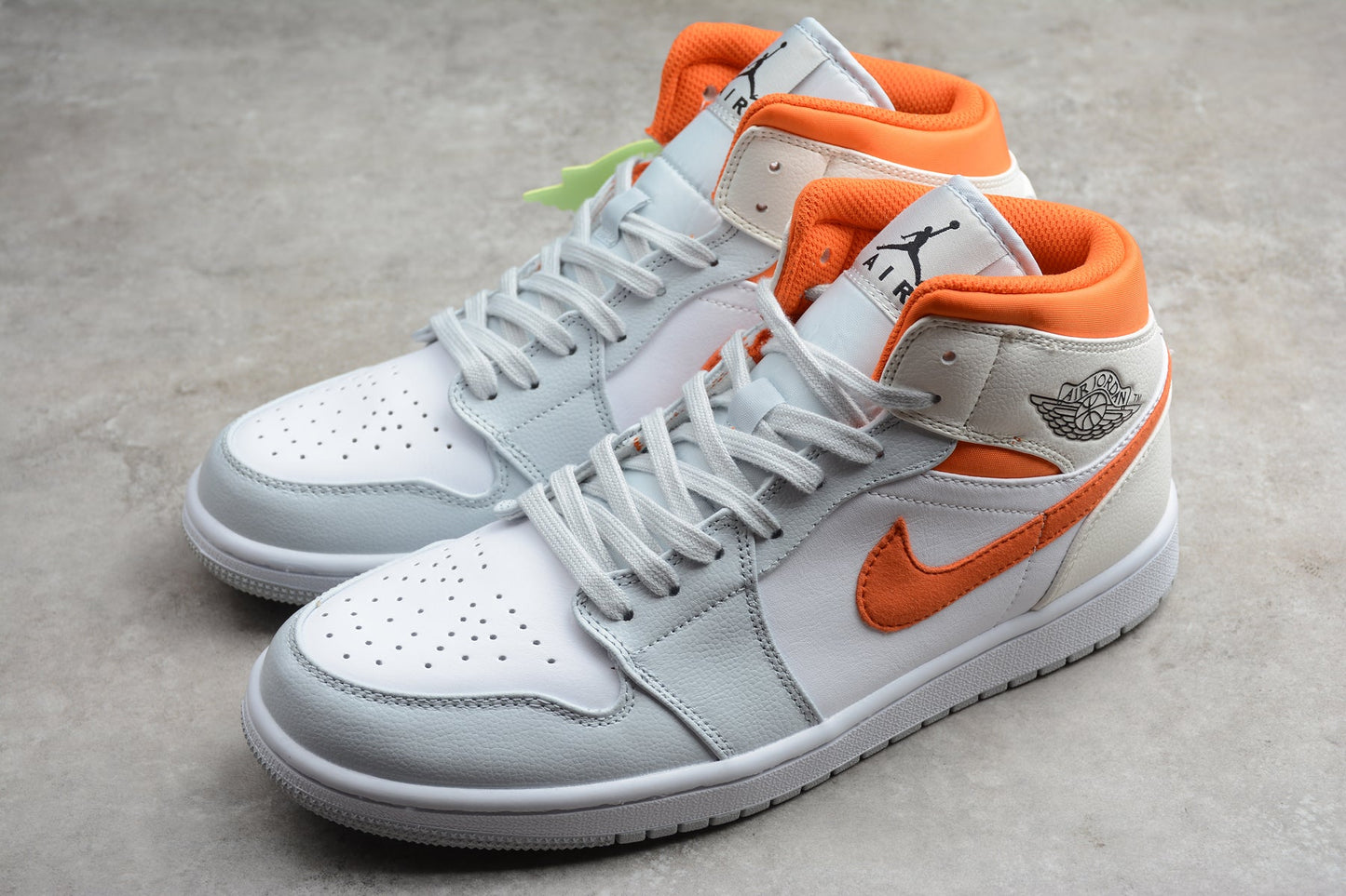 Nike Air Jordan 1 Mid SE "Starfish Pure Platinum"