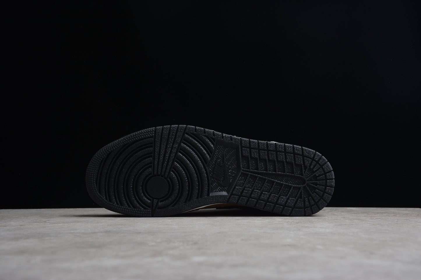 Nike Air Jordan 1 Mid SE "Dark Chocolate Mocha"