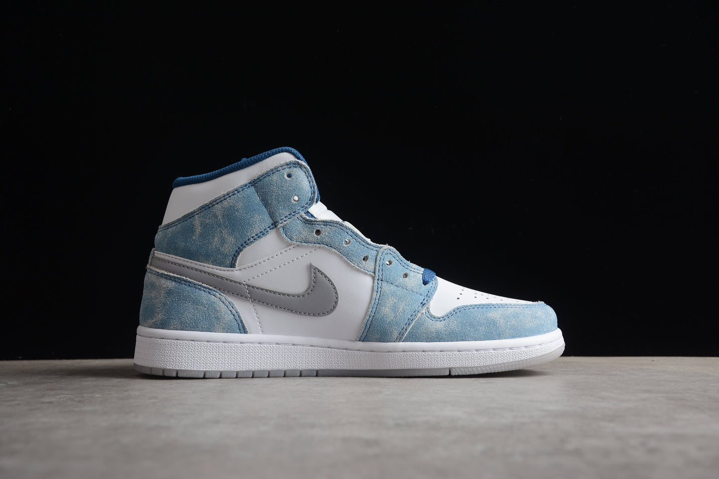 Air Jordan 1 Mid "French Blue"