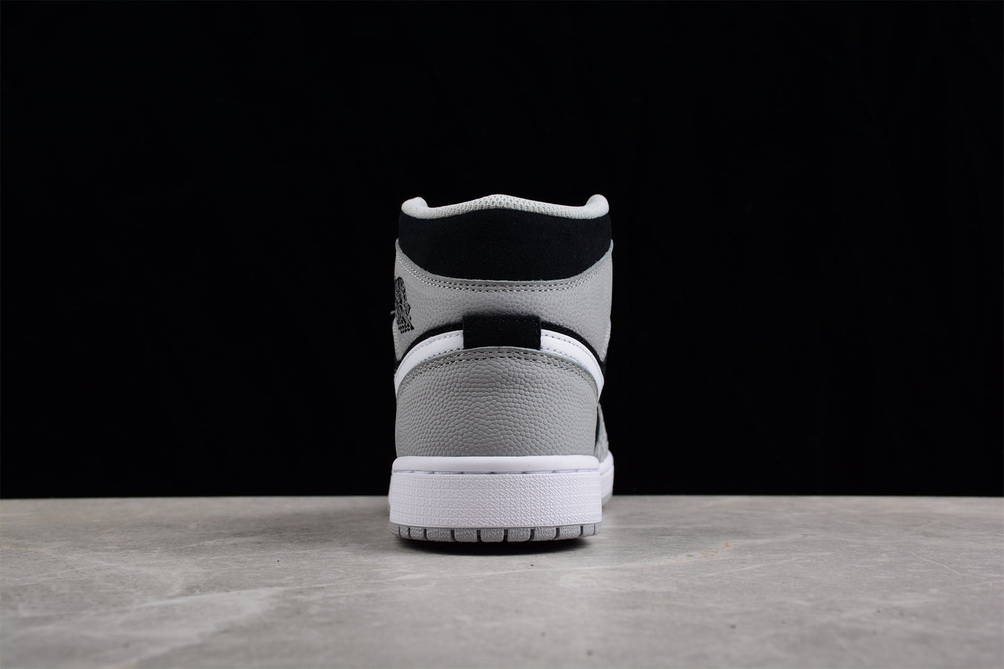Air Jordan 1 Mid SE "Elephant Toe"