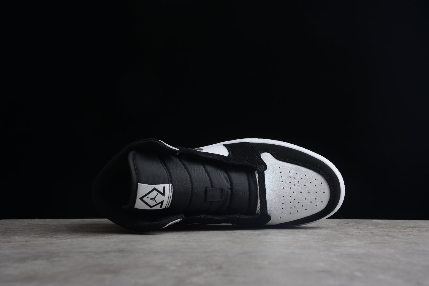 Air Jordan 1 Mid "Diamond Shorts"