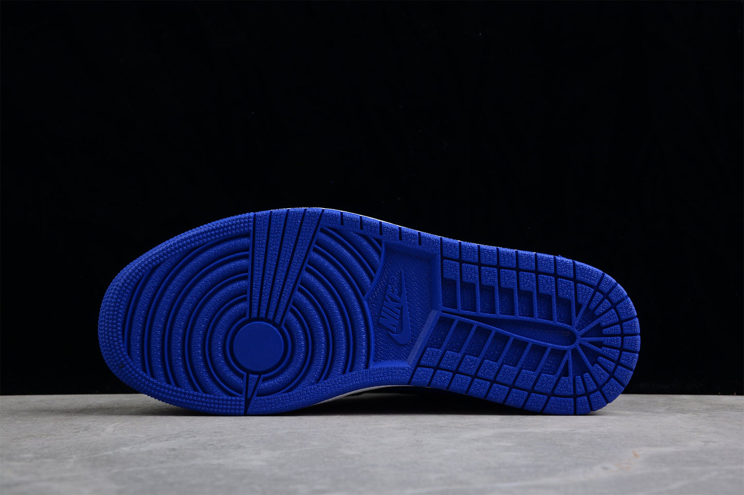 Nike Air Jordan 1 High – Patent Royal