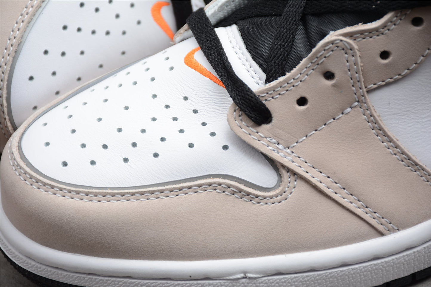 Air Jordan 1 Retro High OG “Prototype”