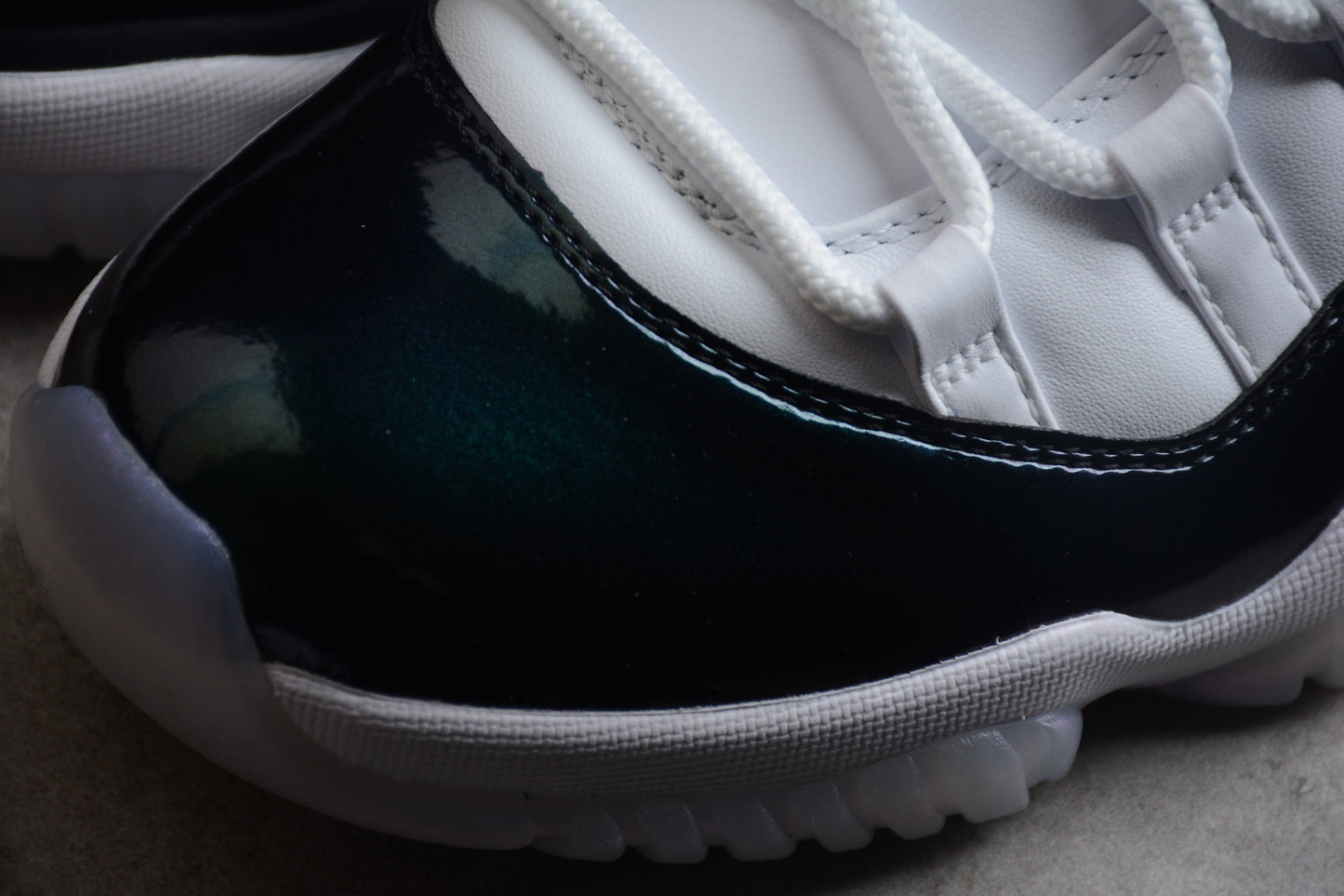 Air Jordan 11 Low " Easter "