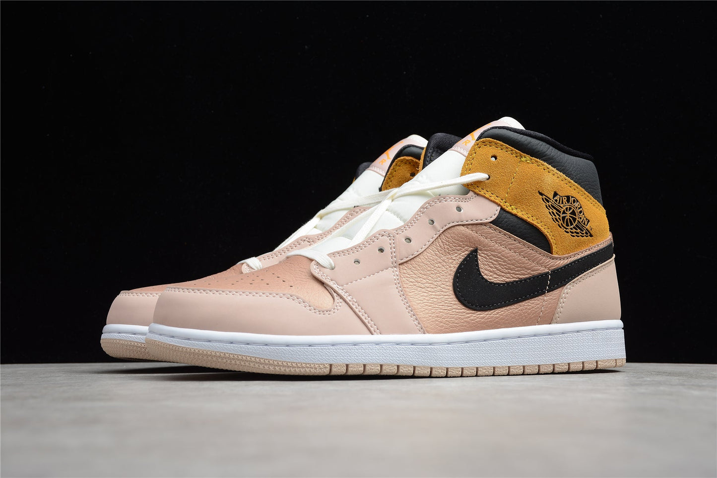 Air Jordan 1 Mid SE “Particle Beige”